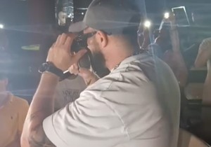 Sajfer prvi put u javnosti nakon pucnjave