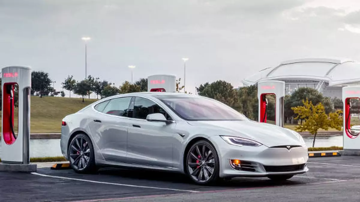 Tesla nie chce, aby jej stacje do ładowania były używane komercyjnie