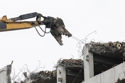 Rozbiórka Galerii Malta. Apokaliptyczny klimat jak w "The Last of Us" [FOTO]