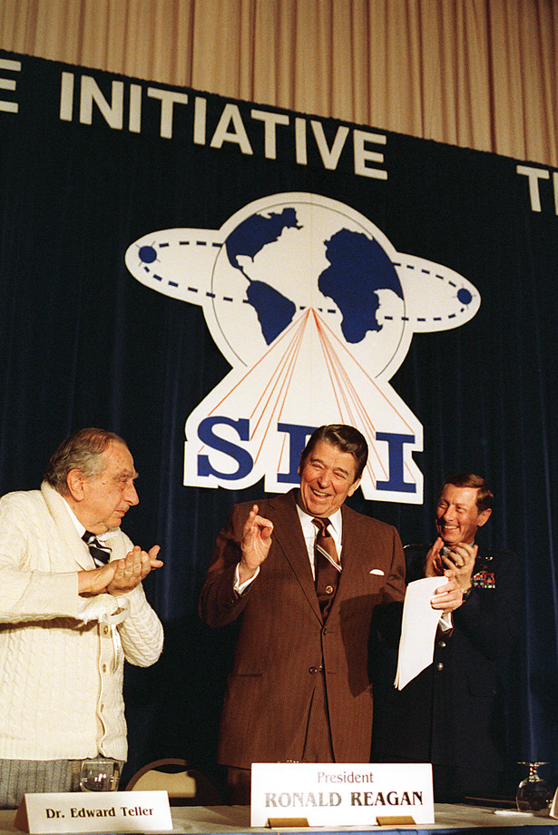 Prof. Edward Teller i prezydent Ronald Reagan na konferencji SDI w 1983 r.