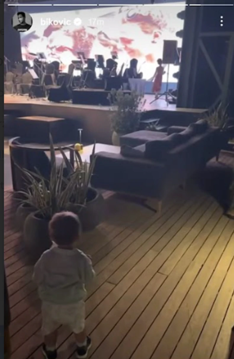 Biković sa porodicom na letovanju