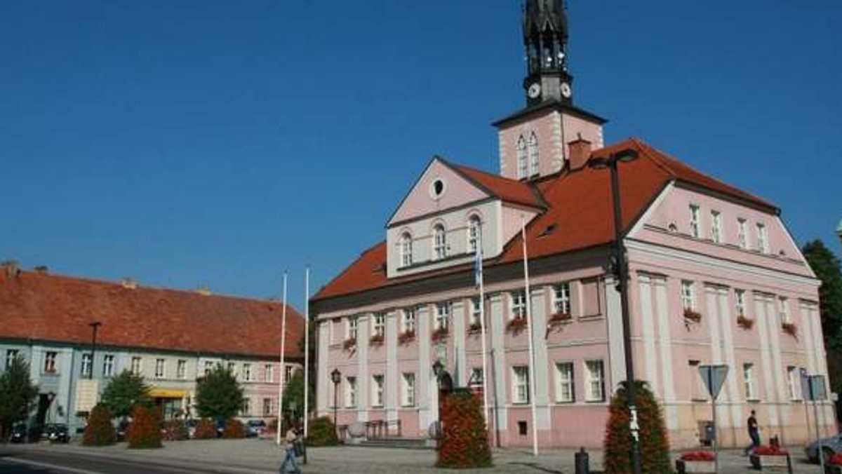 W piątek miało nastąpić tzw. otwarcie ofert na remont kolejnego odcinka ul. Waszkiewicza w Międzyrzeczu. Władze miejskie przesunęły ten termin na środę. Powodem było duże zainteresowanie przetargiem.