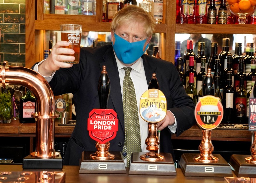 Boris Džonson tek odnedavno nosi masku