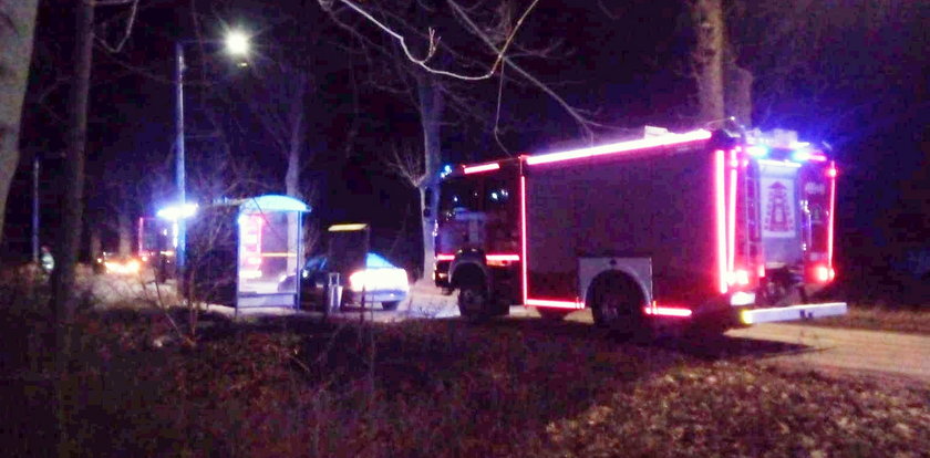 O włos od tragedii. Kobieta z piątką dzieci w poważnym niebezpieczeństwie