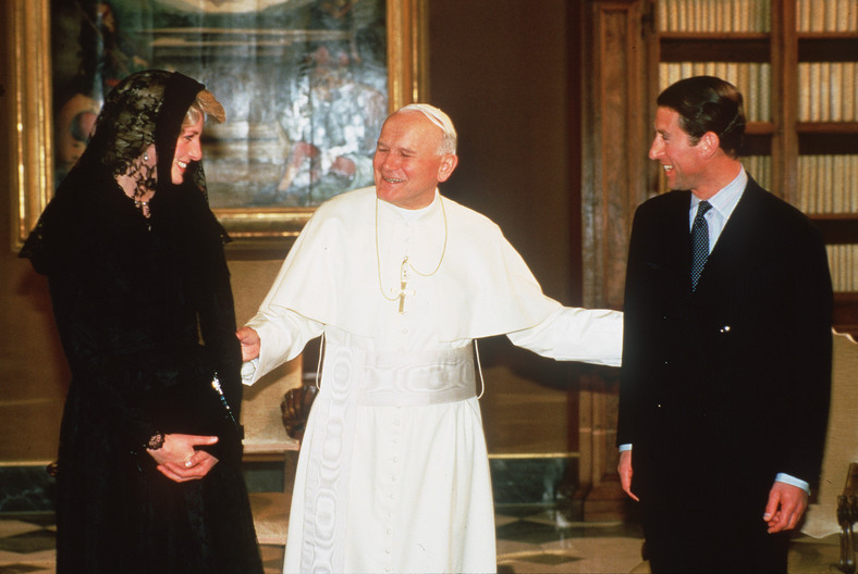 Księżna Diana, książę Karol i Jan Paweł II
