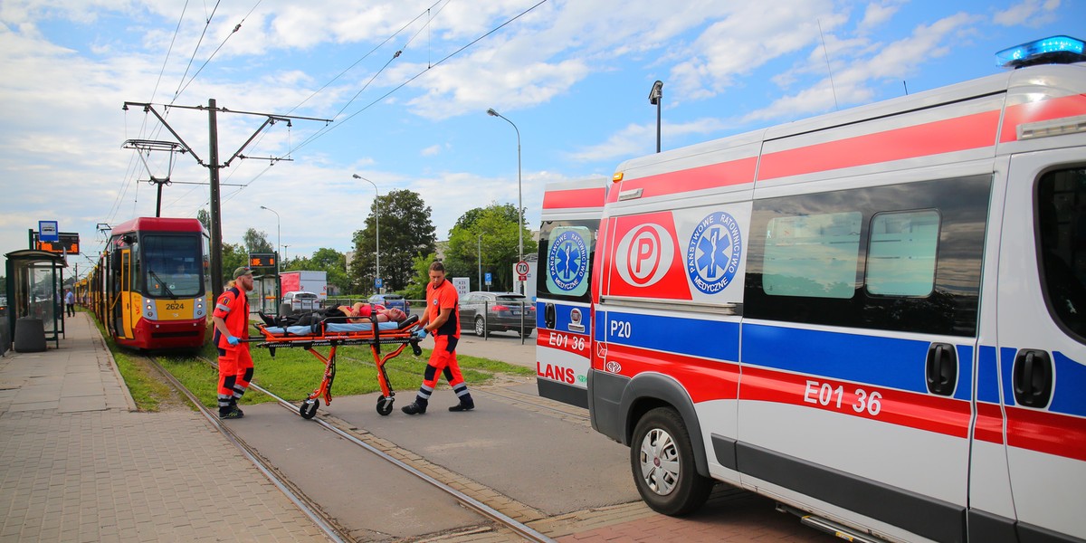 Upały dotarły do Łodzi. Ludzie mdleją w tramwajach i na ulicach 