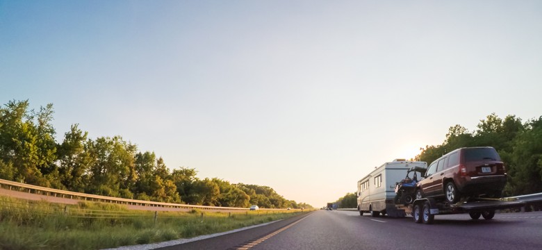 Pijany pilot wylądował na autostradzie międzystanowej koło Kansas City