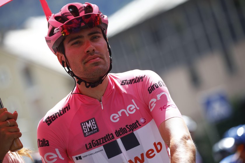 Tom Dumoulin – lider Giro d'Italia, załatwił się przy trasie wyścigu