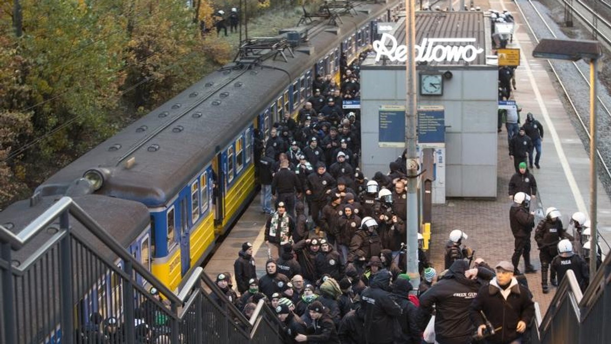 Policjanci zatrzymali cztery kolejne osoby, które podejrzewane są o udział w burdach podczas meczu Arki Gdynia z Lechią Gdańsk.