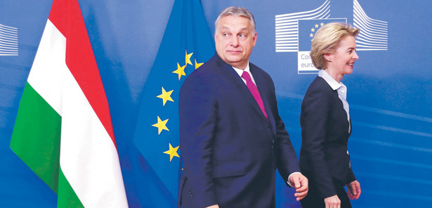 Przewodnicząca Komisji Europejskiej Ursula von der Leyen z premierem Węgier Viktorem Orbánem