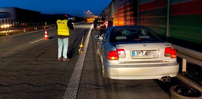 Śmiertelny wypadek na S8. Mężczyzna zginął podczas zmiany koła. GDDKiA tłumaczy jak należy zachować się w takiej sytuacji