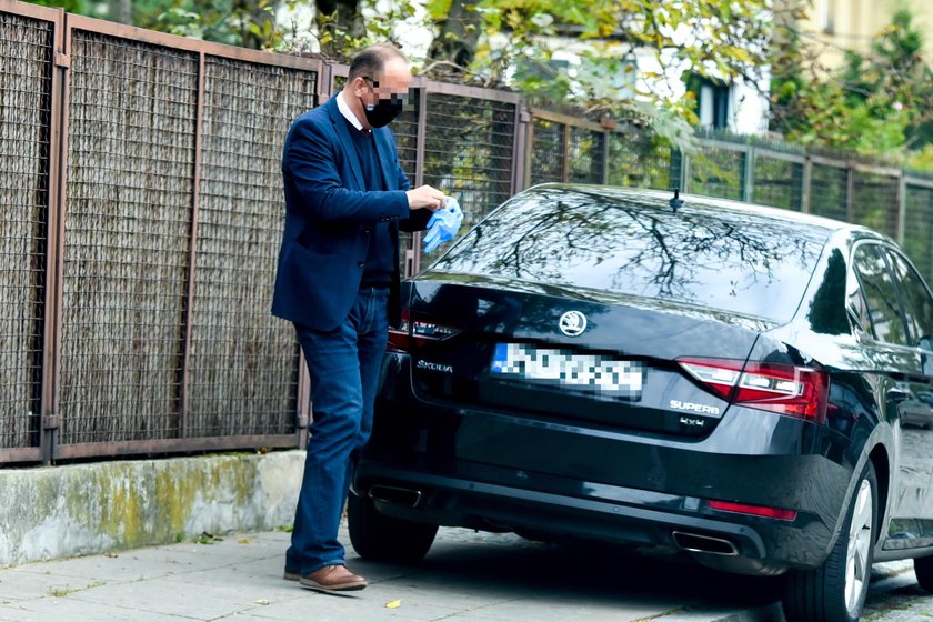 Tak radzi sobie Kaczyński na kwarantannie. Z głodu nie umrze.