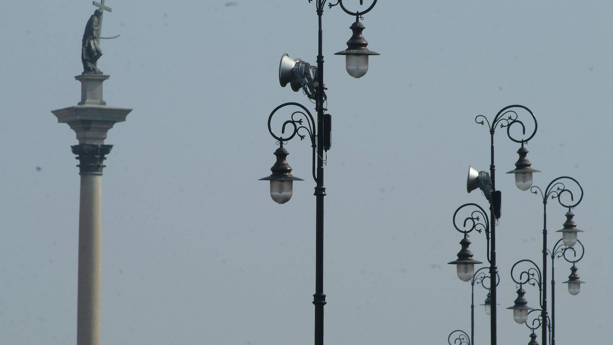 10 latarni, na których zamontowane są energooszczędne oprawy ze źródłami światła typu LED, zamontowano przy ul. Szmaragdowej w Gorzowie. To pierwsza ulica w mieście oświetlana takimi lampami - poinformowała rzecznik UM Gorzów Wlkp. Anna Zaleska.