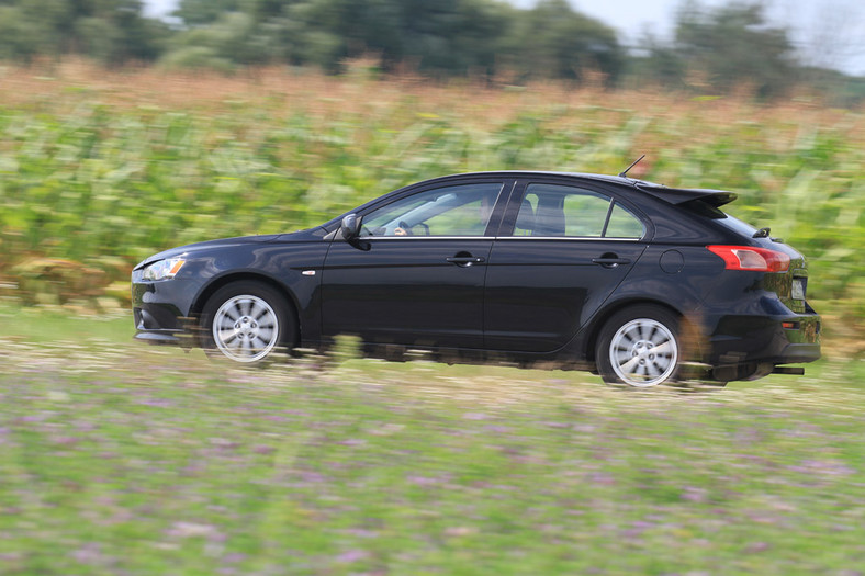 Mitsubishi Lancer Sportback: oto mistrz chłodnej kalkulacji