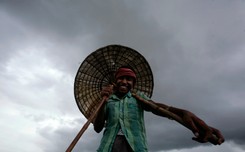 Monsunowy deszcz zalewa Indie