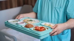 mniej pieniędzy na żywienie pacjentów. nie tylko chorzy, ale i głodni?