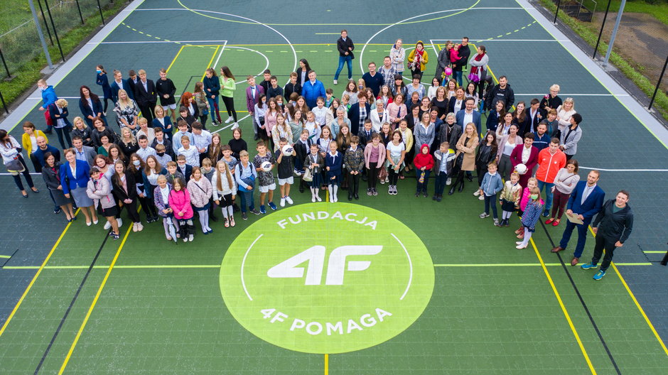 Boisko od Fundacji 4F Pomaga