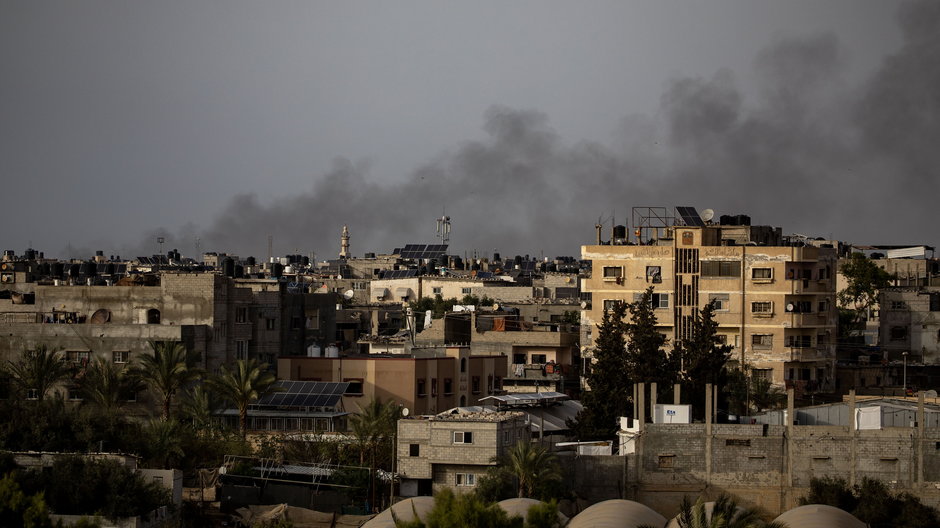 Dym nad Strefą Gazy po izraelskim ataku