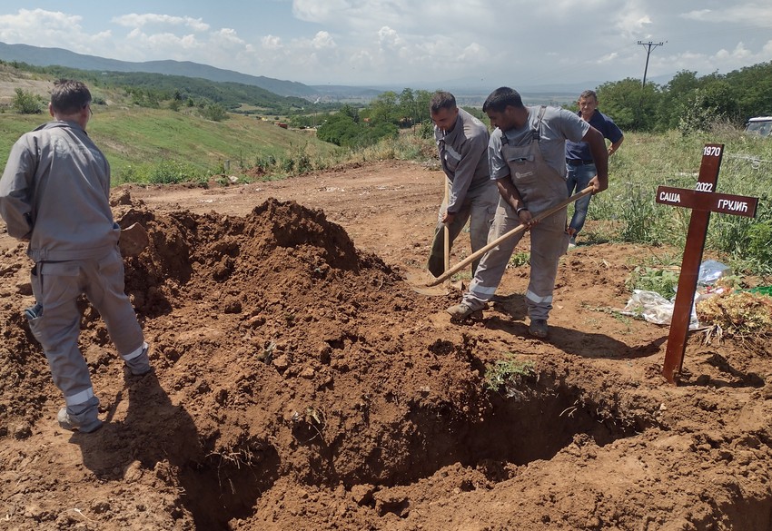 Saša Grujić koga je zadavio brat sahranjen nakon više o mesec dana