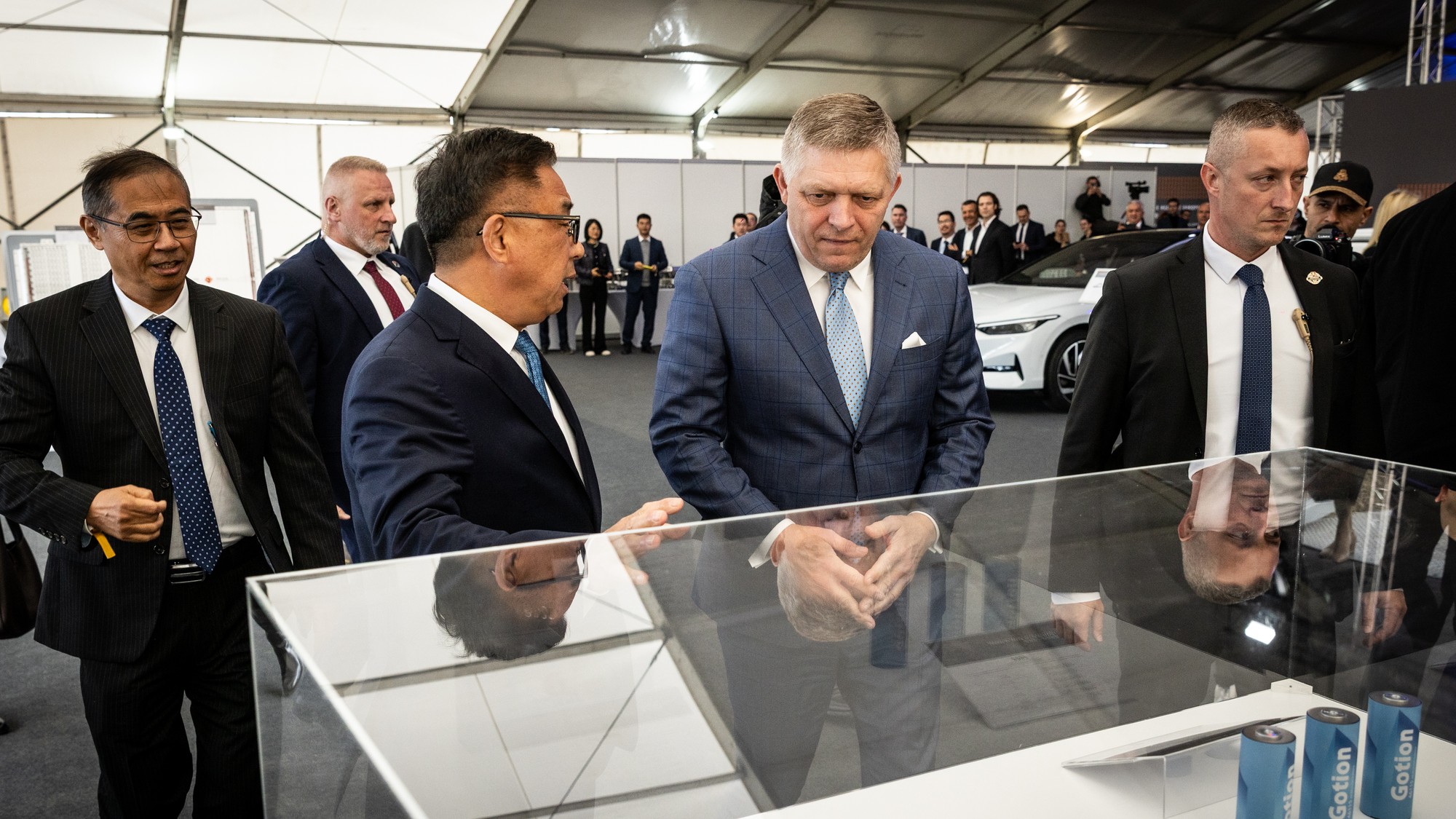 výjazdová vláda v Šuranoch a ceremonial k čínskej baterkárni GIB 28.10.2025