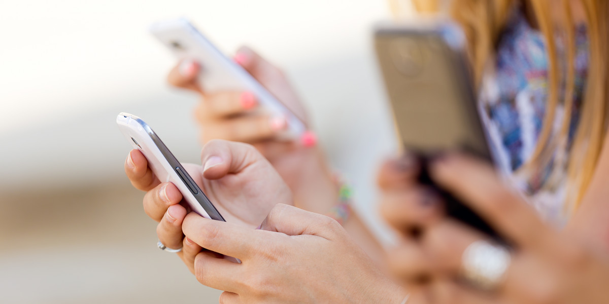 Tysiące Polaków dostanie SMS z nieznanego numeru