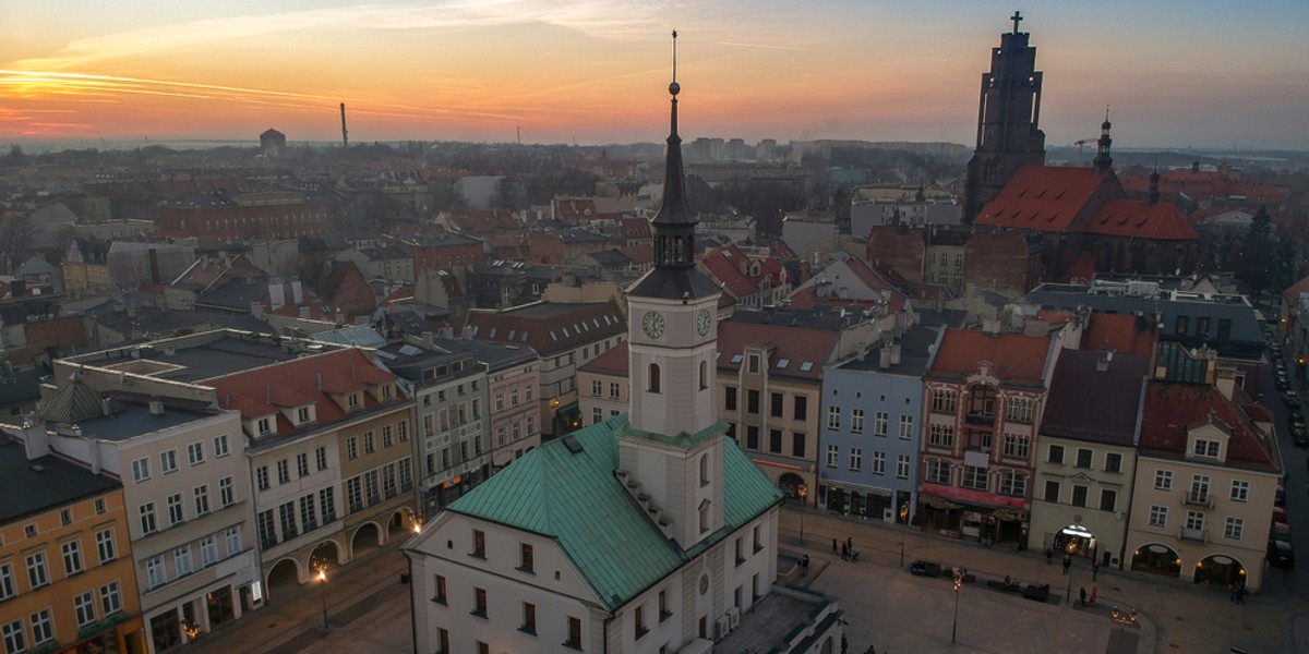 Praktycznie całość kosztów zmian w podatkach spadnie na jednostki samorządu terytorialnego, które tylko w rok stracą 13,7 mld zł.