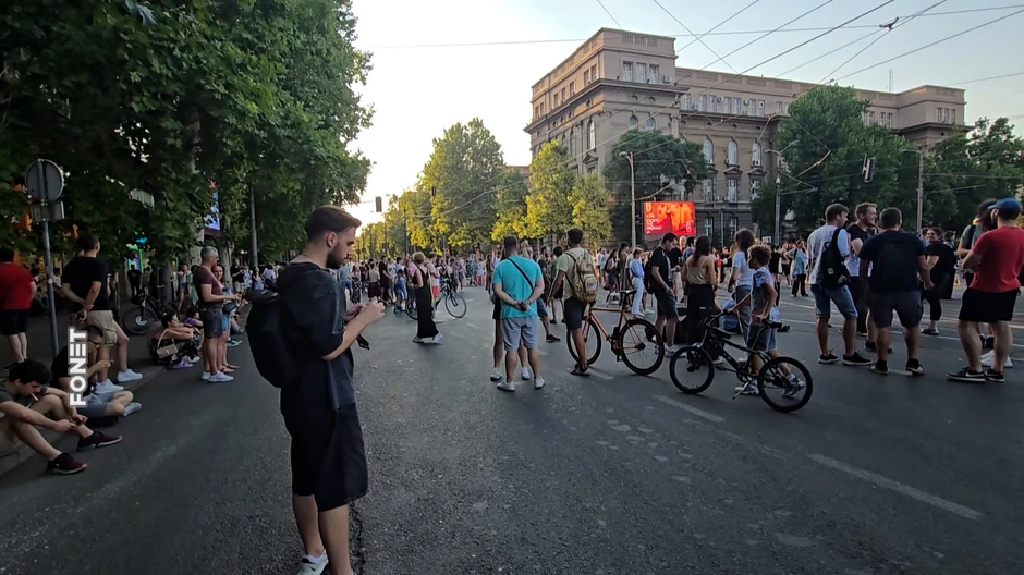 FONET_Protesti_Beograd_setnja_blokada_vesti_blic_safe_DS_kk.jpg