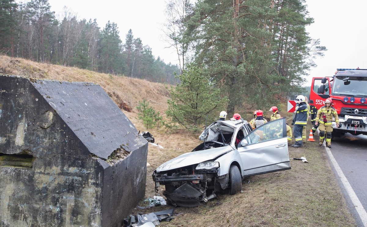 Tragiczny wypadek pod Piłą. Dwie osoby nie żyją.