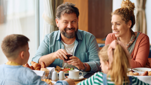 Így hat a szülők kommunikációja a gyerekek érzelmi fejlődésére