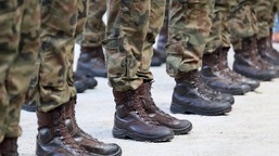 wojsko wzywa. 235 tysięcy polaków dostanie listy z armii. kobiety też muszą się stawić