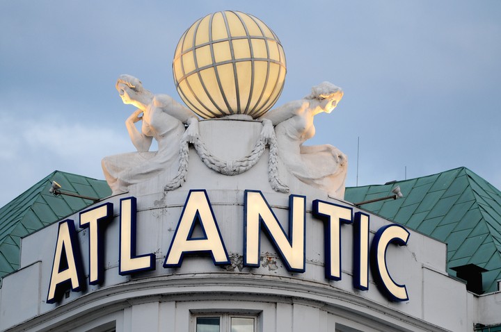 Hotel Atlantic Hamburg - Kempinski był miejscem wydarzeń, które widzowie mogli śledzić w filmie 