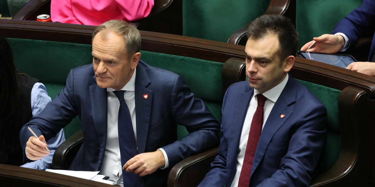 Premier Donald Tusk i minister finansów Andrzej Domański.