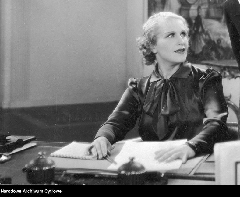 Tola Mankiewiczówna w filmie "Pani minister tańczy" (1937)