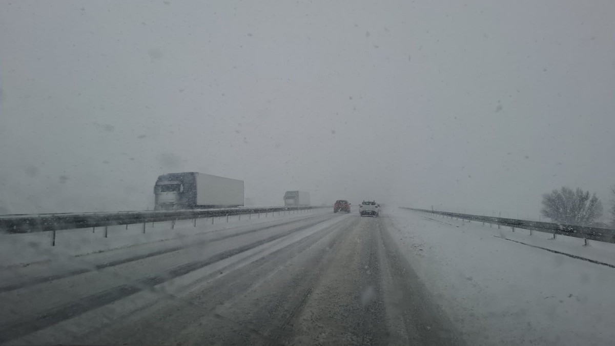 Putevi Srbije: Na snazi zabrane za šlepere