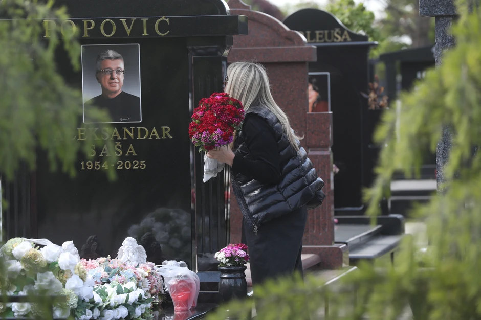 Novo bežanijsko groblje rođendan Saše Popovića