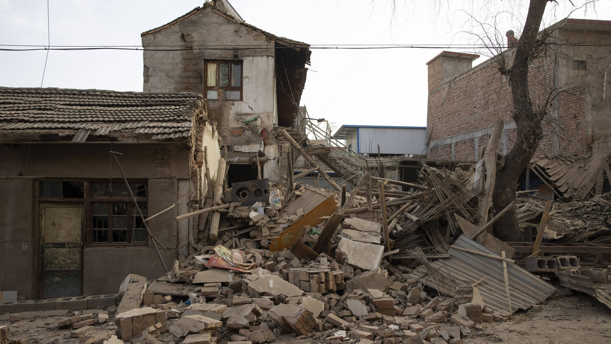 Dramatyczne skutki trzęsienia ziemi w Chinach. Ofiary śmiertelne i ranni