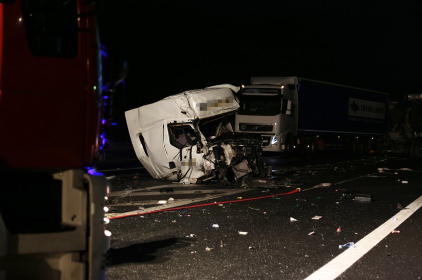 Wypadek pod Zieloną Górą. Zderzyły się dwie ciężarówki