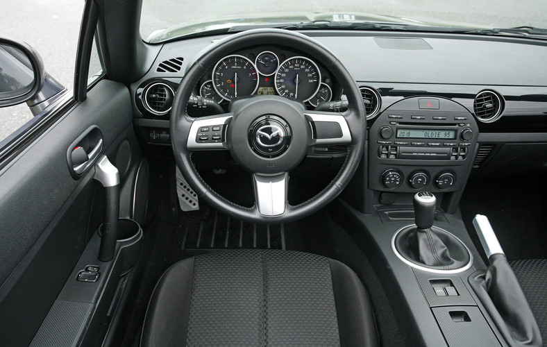 Mazda MX-5 NC
(2005-14)
- od 23 000 zł