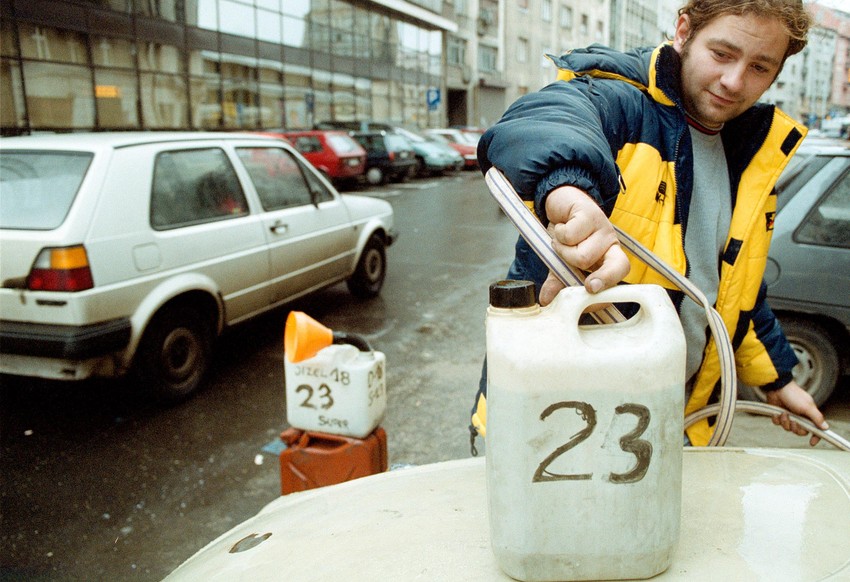 Pretakanje goriva 1996. godine u Beogradu