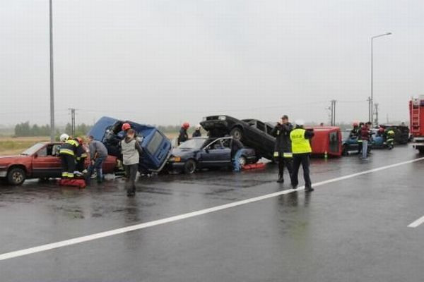 Inscenizowany karambol pod Strykowem