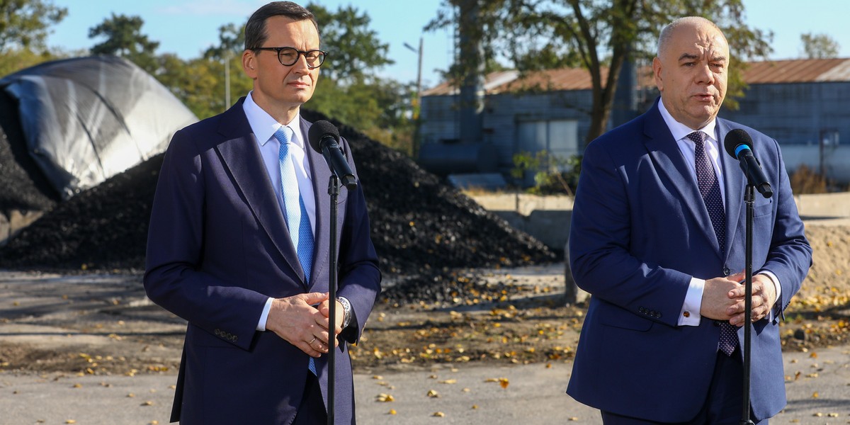 Premier Mateusz Morawiecki i wicepremier Jacek Sasin. 