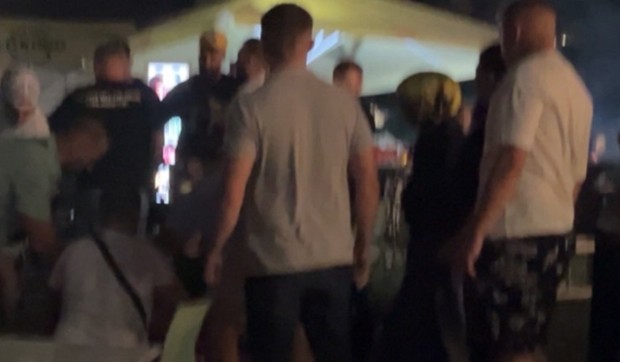 Na ženu pao LED ekran u Živinicama