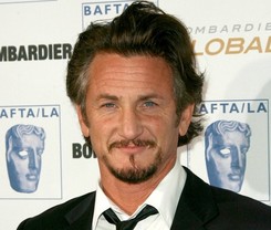 Sean Penn nie ukończy pracy nad serialem 'Gaslit', dopóki cała ekipa się nie zaszczepi