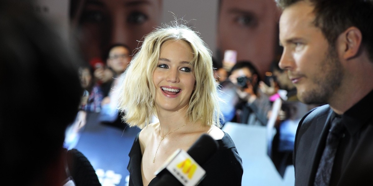 Znana aktorka, Jennifer Lawrence, przyznaje, że jest bałaganiarą, nie stroni też od brzydkich wyrazów. Błystkotliwej inteligencji nie można jej odmówić