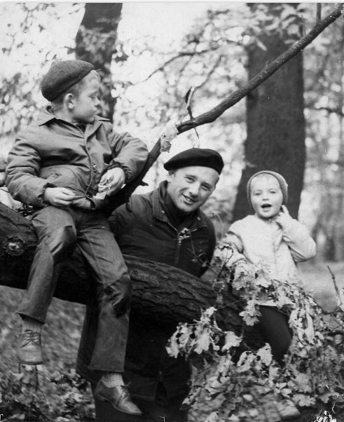 Ks Józef Tischner z bratankami, fot archiwum prywatne Tischnerów