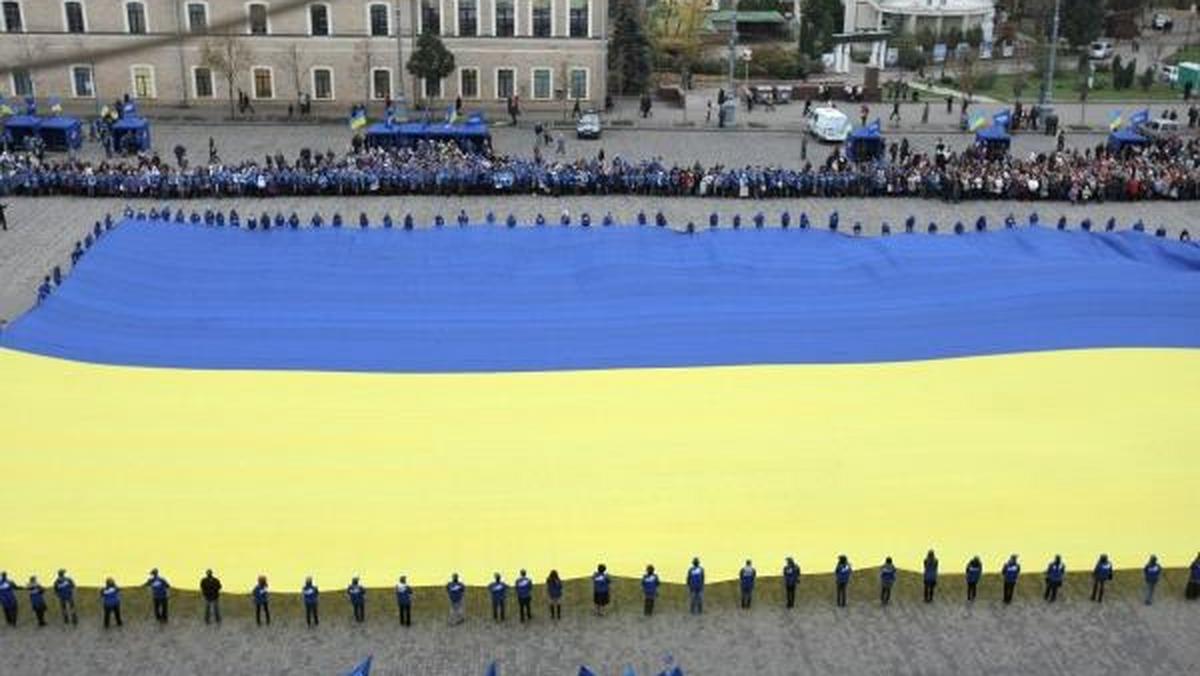 Ukraina flaga wielka Madiyevskyy Vyacheslav