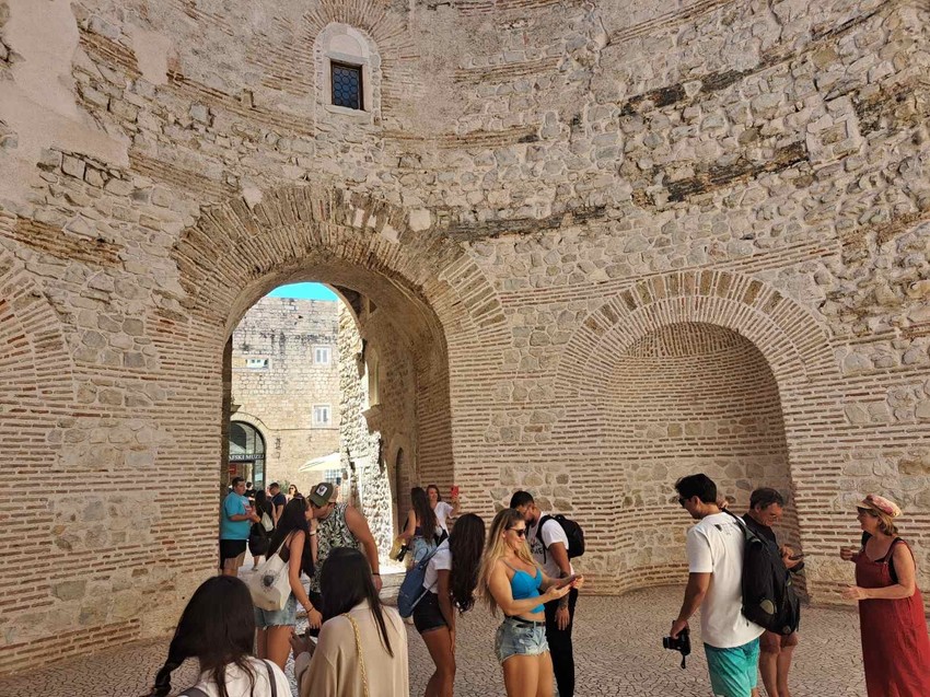 Među turistima u Splitu ove godine Slovenci, Bosanci, Srbi, malo Nemaca