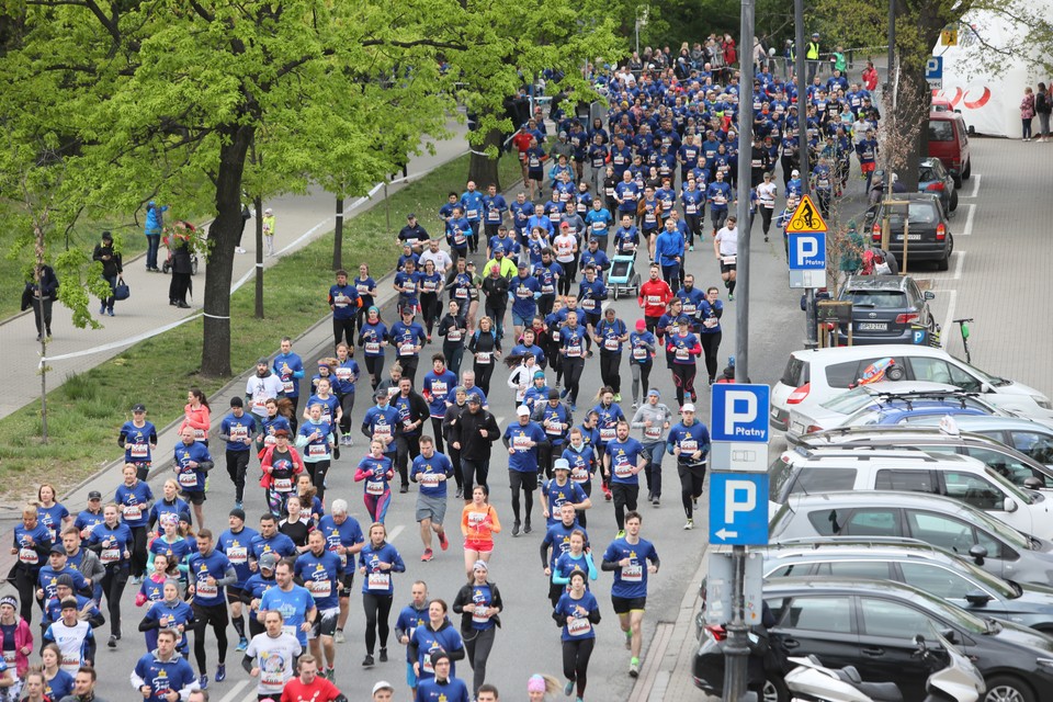 Zawodnicy na trasie XXIX Biegu Konstytucji 3 Maja