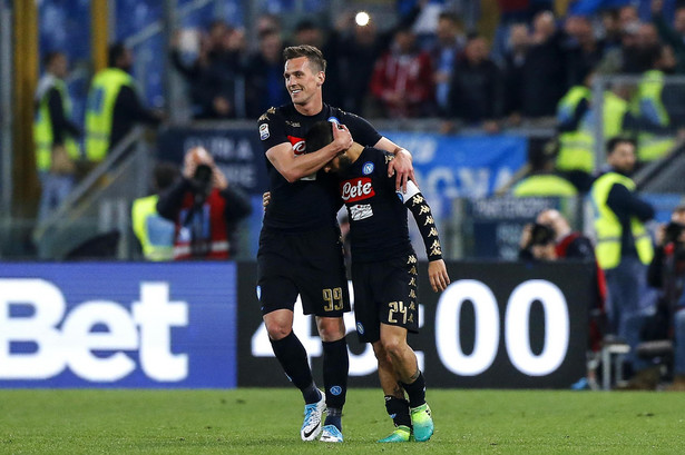 Liga włoska: Asysta Zielińskiego i tylko 7. minut Milika w zwycięskim meczu Napoli. WIDEO