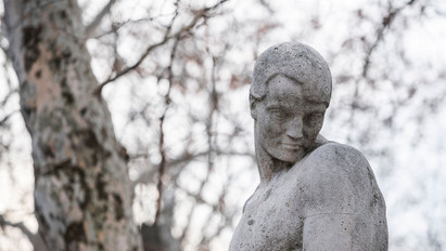 Így néz ki most a száz éve elhunyt Ady Endre sírja – fotók